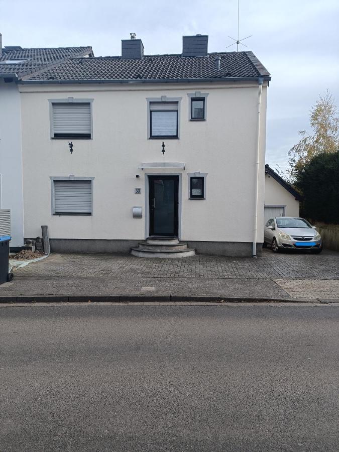 Haus Langert - Einfamilienhaus Mit Terrasse Und Garten Zur Alleinigen Nutzung Baesweiler Экстерьер фото